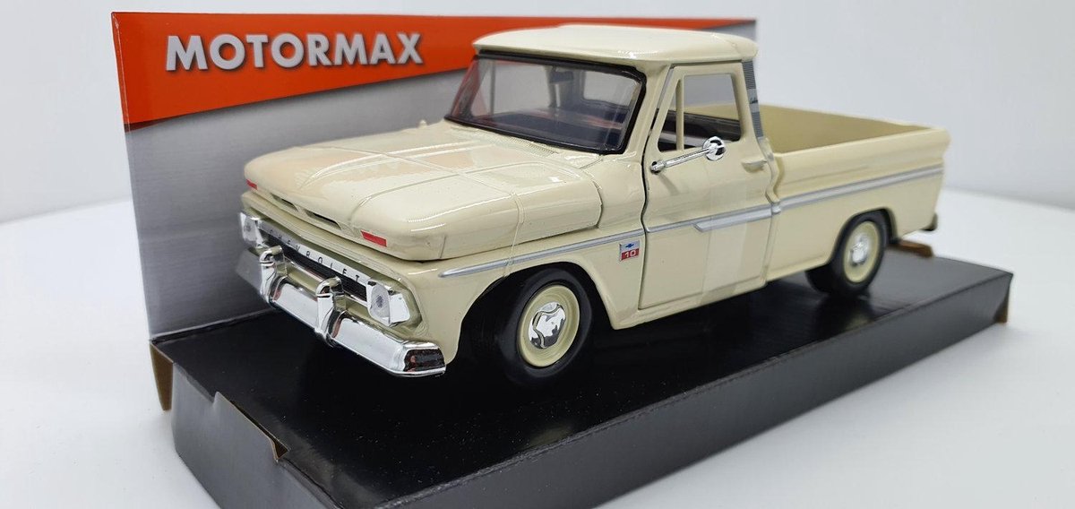 MotorMax Chevrolet C10 Fleetside Pick Up 1966 Beige 1:24