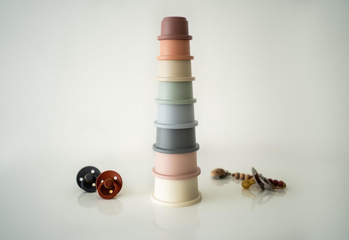 Mushie stacking cups / stapelbekers / bibs speelgoed / pastel