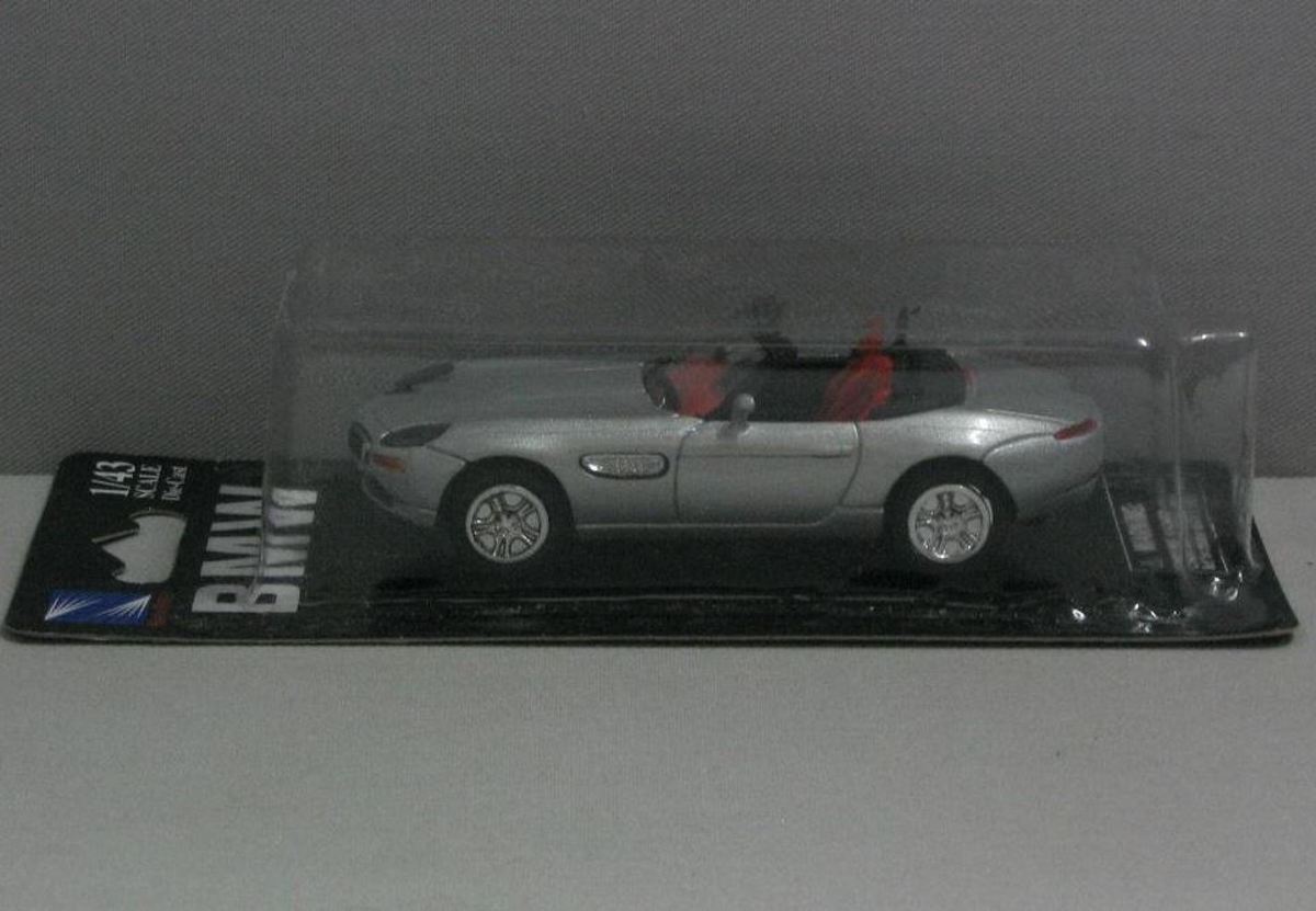 BMW Z8 1:43 NewRay Zilver 19312