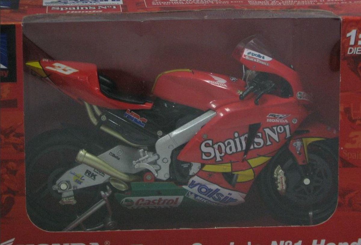 Honda RC211V 2006 Melandri 1:12 NewRay Rood 42513