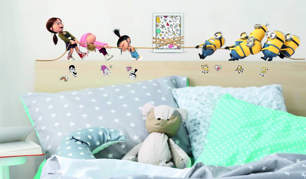 Minions Muursticker Despicable 3 Tug of War - 130 x 50 cm