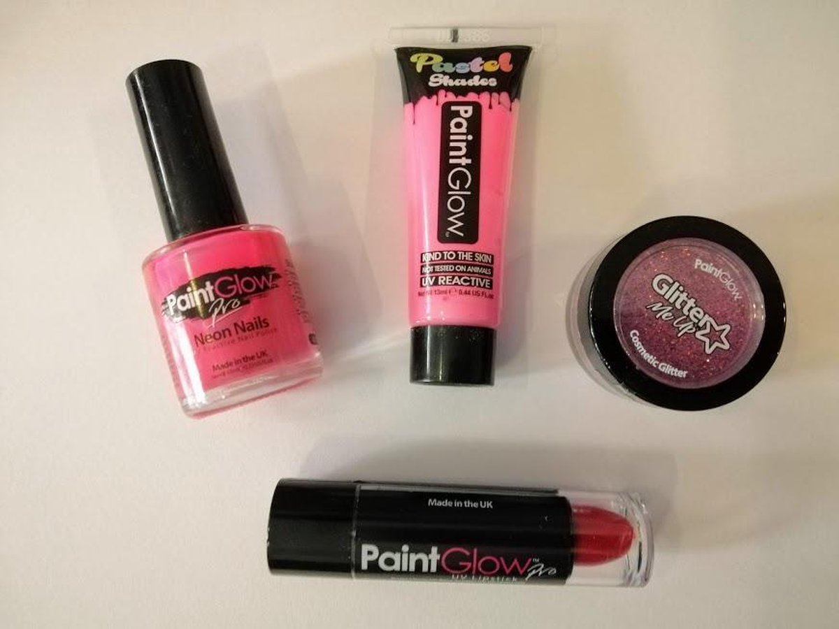 Set van fluo neon roze nagellak, schmink, lippenstift en glitter