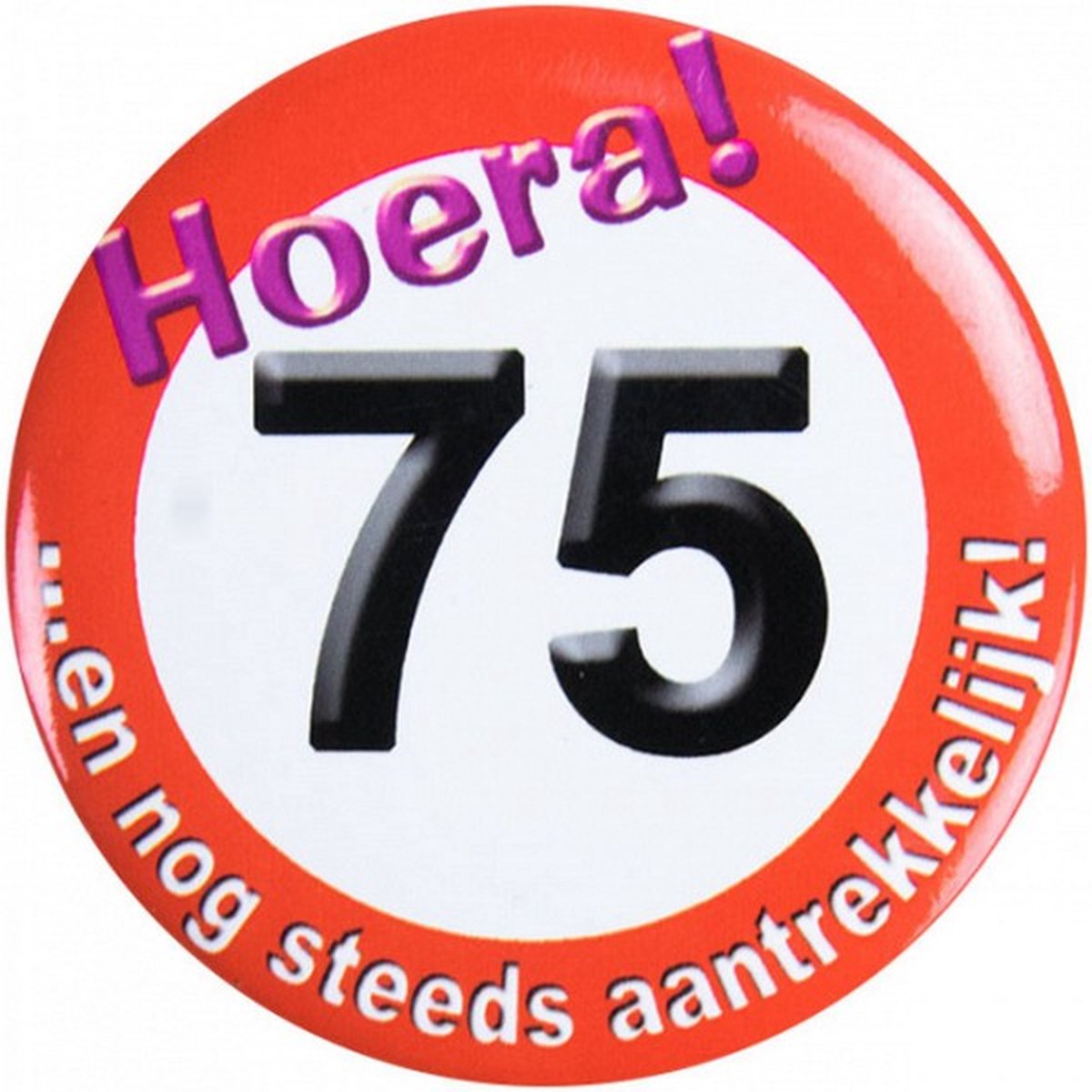 button Hoera! 75 5,5 cm staal rood/wit