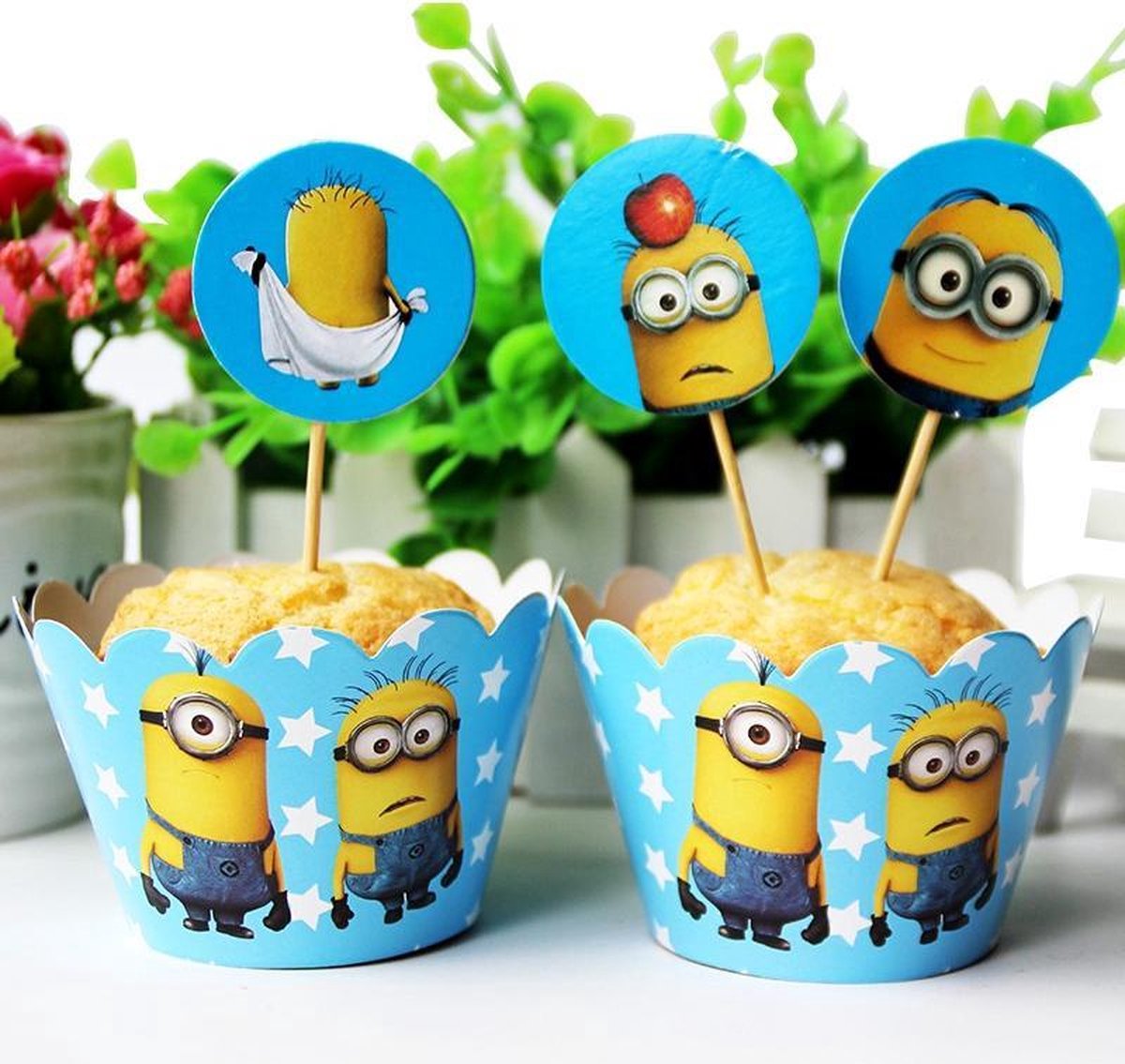 12 stuks cupcake omslagen minions + toppers