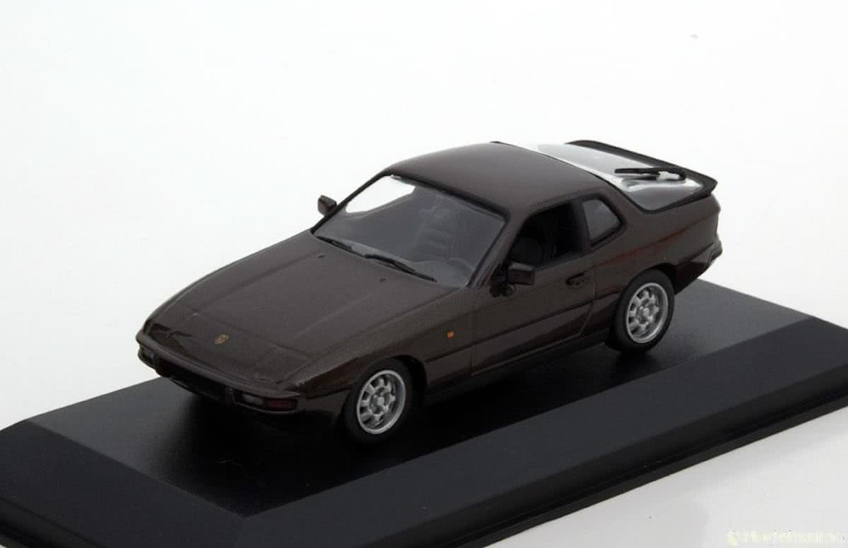 Porsche 924 1984 Bruin Metallic 1-43 Maxichamps