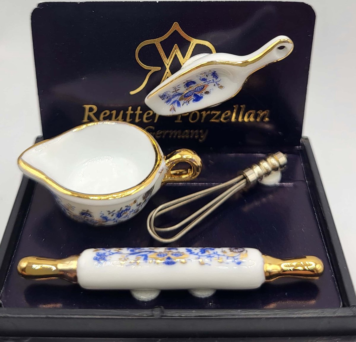 Reutter Bake a cake blue onion