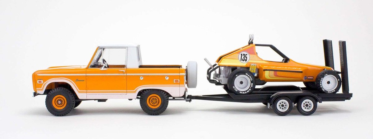 1:25   Ford Bronco Half Cab -Sandman II Car Plastic kit