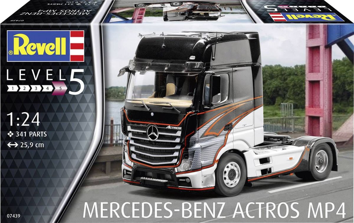 Mercedes Benz Actros MP4 Revell schaal 124