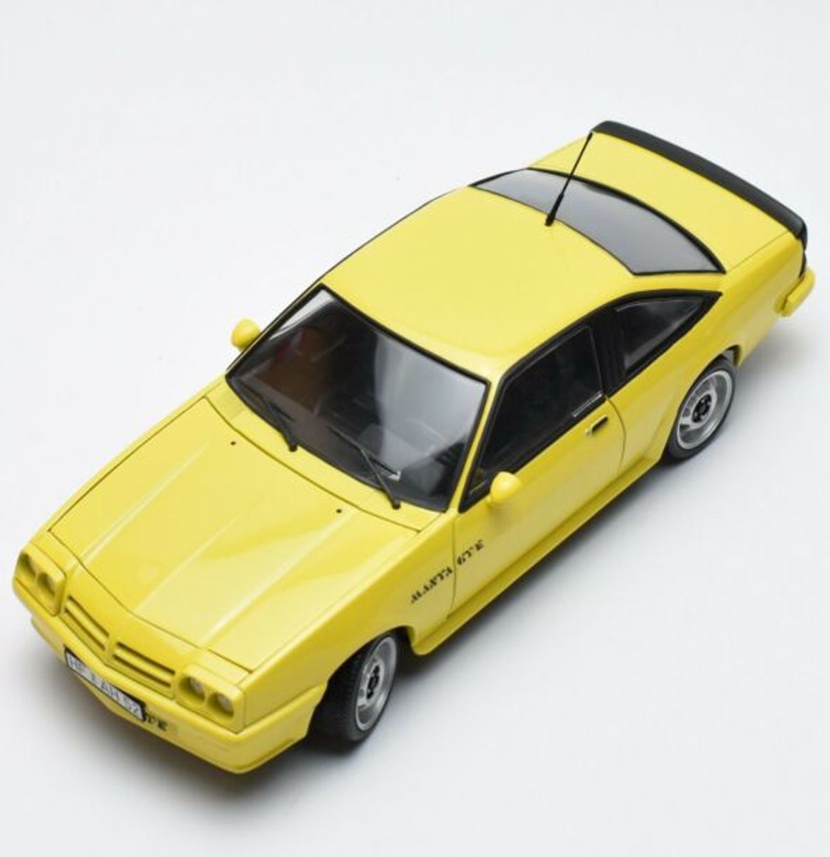 Opel Manta GT/E Revell Metal