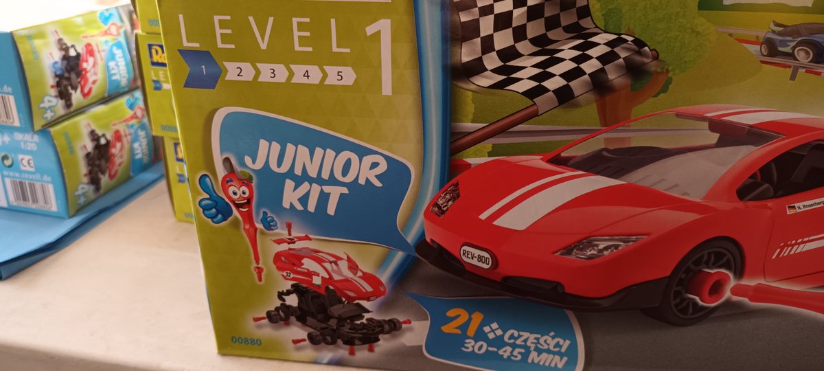 Revell junior kit 21 delig rode sportwagen