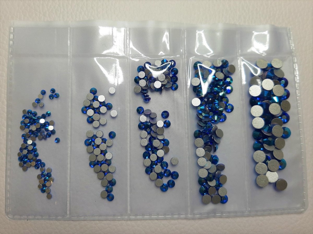 RHINESTONES BLAUW AB MIX (non-hotfix), set met diverse maten