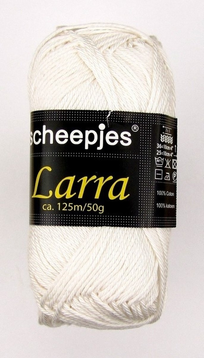 Scheepjeswol Larra 7420 Offwhite. PAK MET 10 BOLLEN a 50 GRAM.