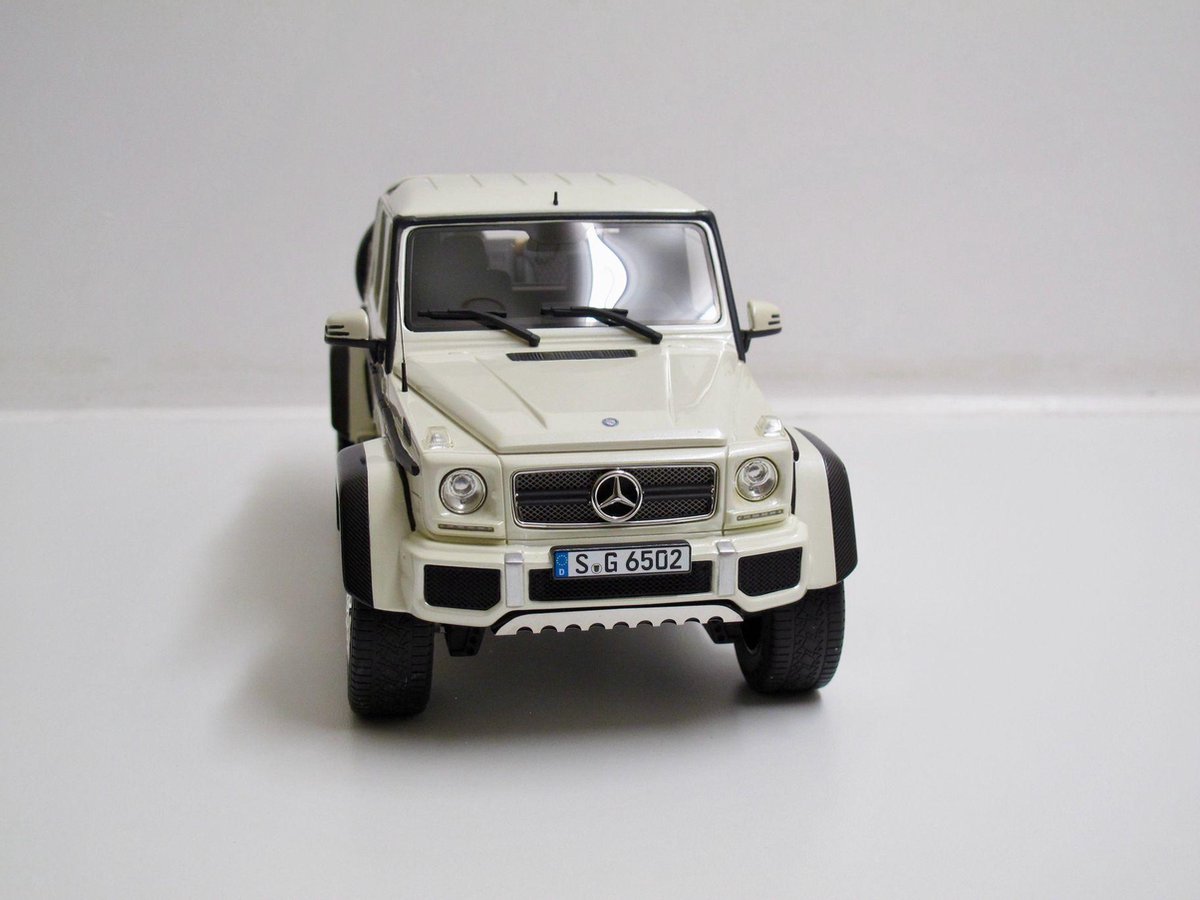 Schuco 1/18 Mercedes-Maybach G650 Landaulet, wit metallic