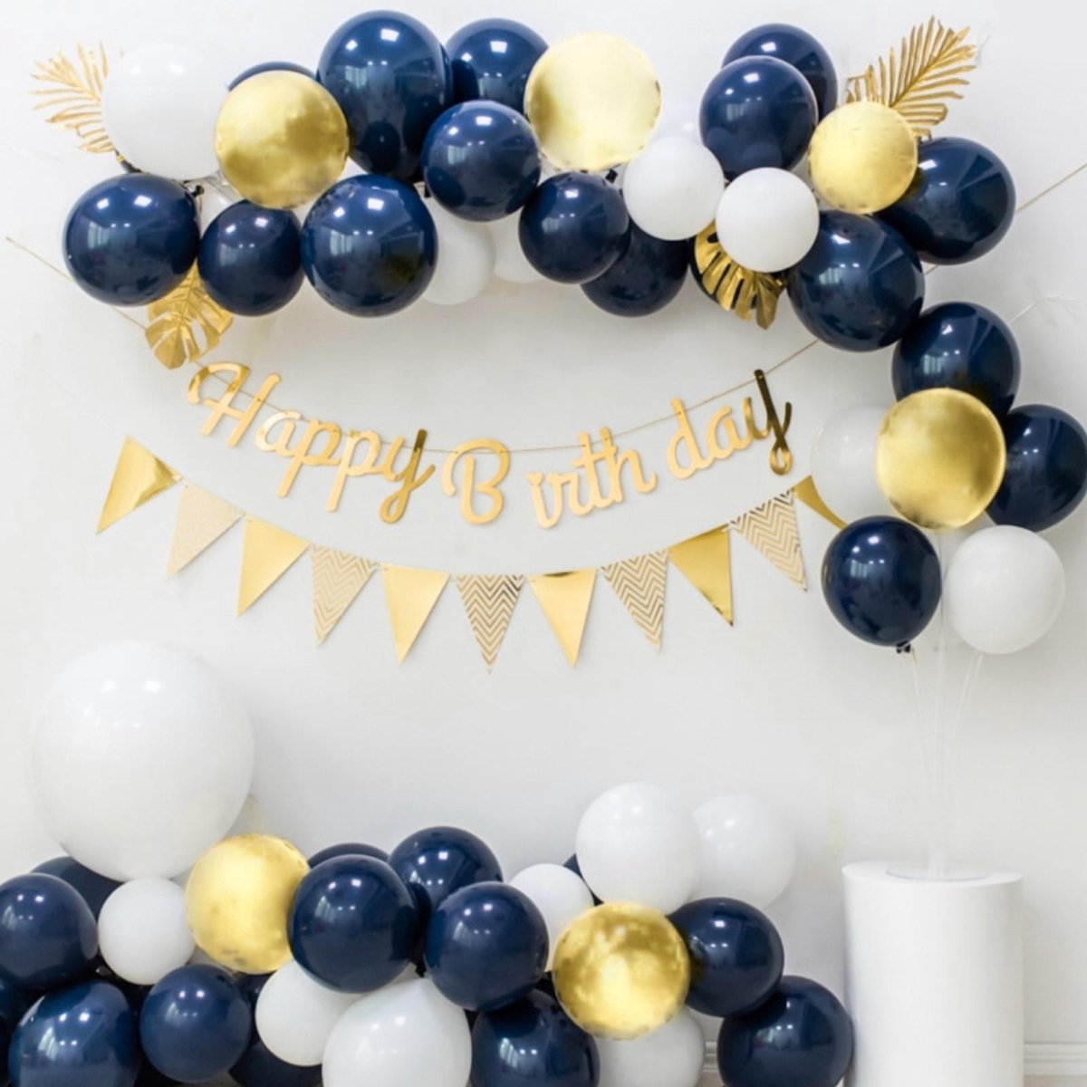 Ballonnenboog met slingers - Diy - Boy - Blauw - Goud - Incl. Pomp en Ophanghaakjes - Ballonnen - Verjaardag - Versiering - Feestartikel