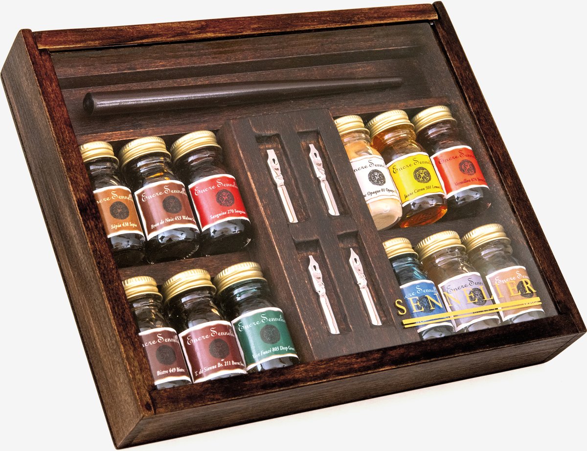 HOUTEN KOFFER MET 12 INKTPOTJES VAN 10ML