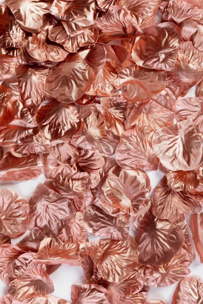 144x Rozenblaadjes Metallic Rosé Goud - Feest Thema Bruiloft Rozen