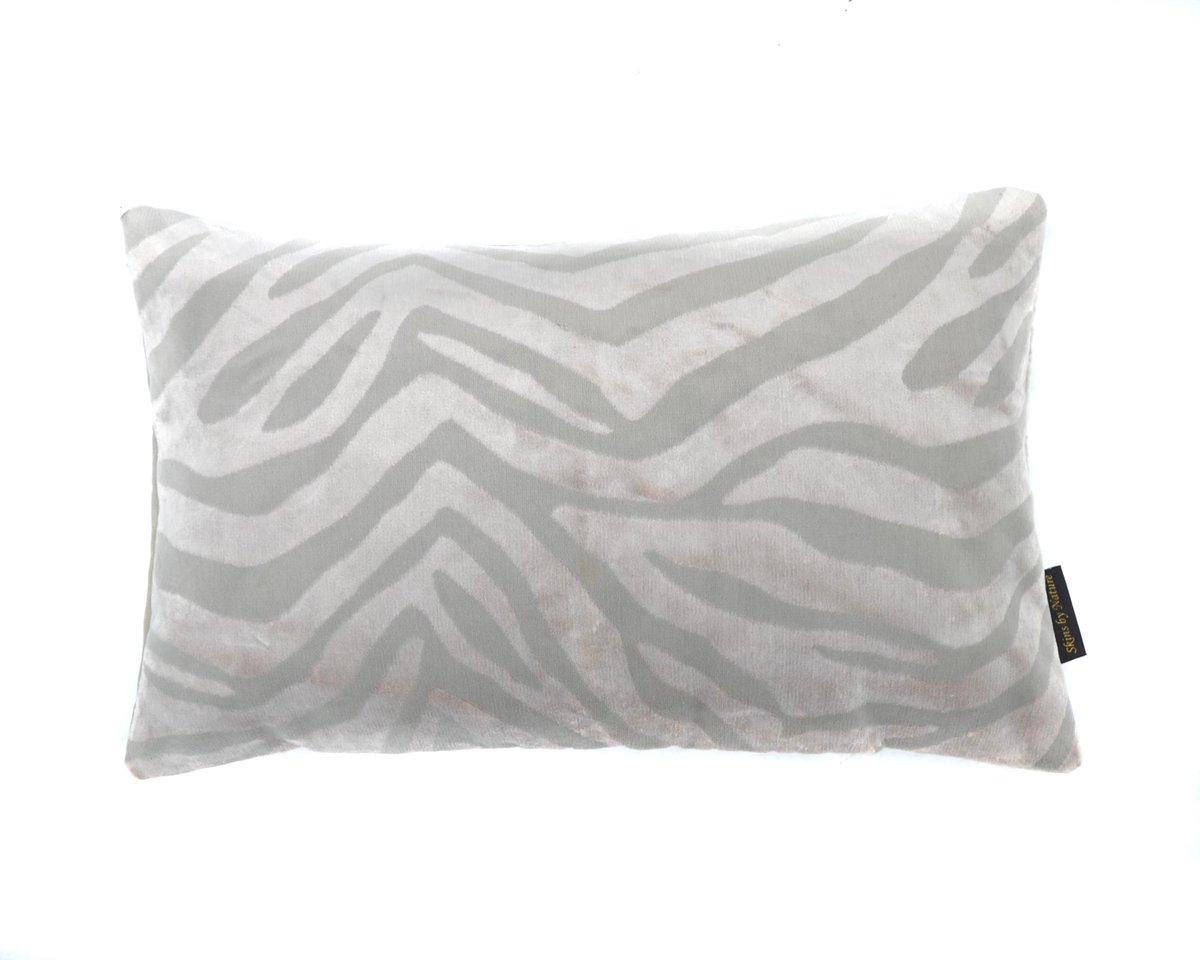 Skinsbynature luxe sierkussen Malawi zebra wit, zilver 50 x 35 cm