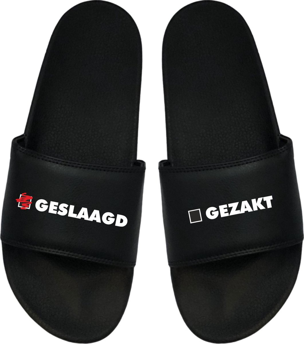 Cadeau Examen  - Cadeau Geslaagd - Cadeau Badslippers - Badslippers Geslaagd - Gezakt