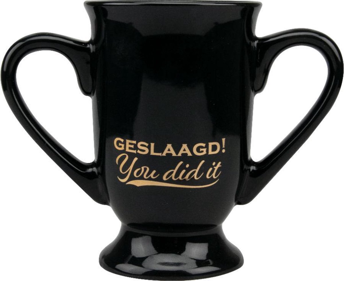 Geslaagd - Mok - Bokaal - trofee - Geslaagd! You did it - Gevuld met een snoepmix - In cadeauverpakking