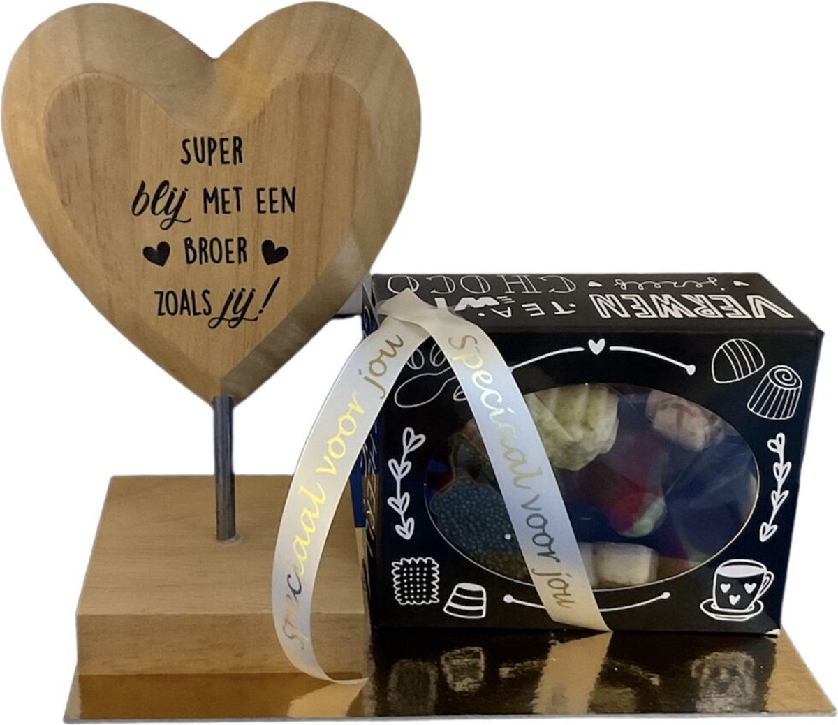 Kerst - Houten hart - Broer - Bonbons - Lint: Speciaal voor jou - Cadeauverpakking