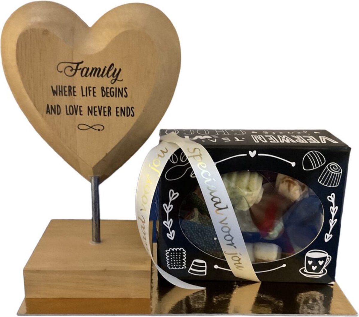 Kerst - Houten hart - Family always forever - Bonbons - Lint: Speciaal voor jou - Cadeauverpakking