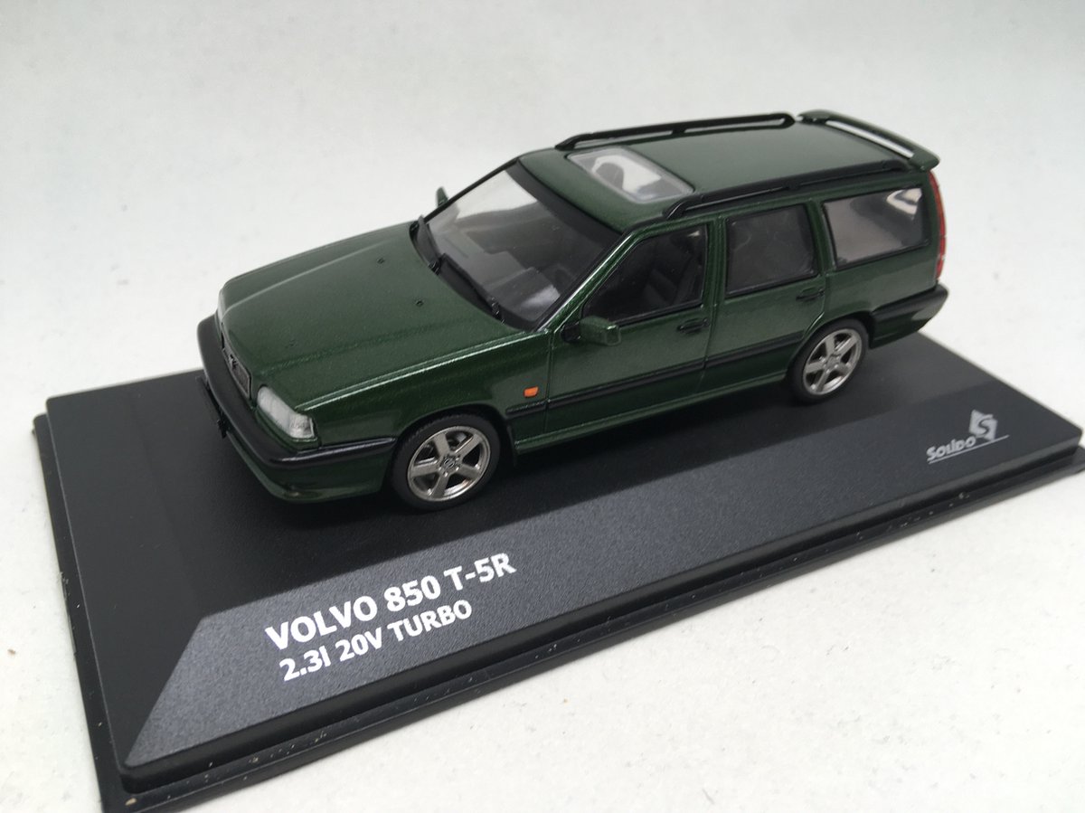 VOLVO 850 T5-R - Groen - 1:43 - Solido