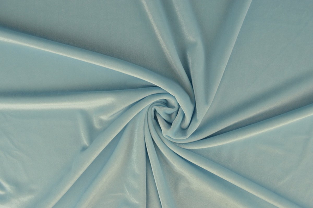 Velvet stof op rol - 165cm breed - Lichtblauw - 30 meter