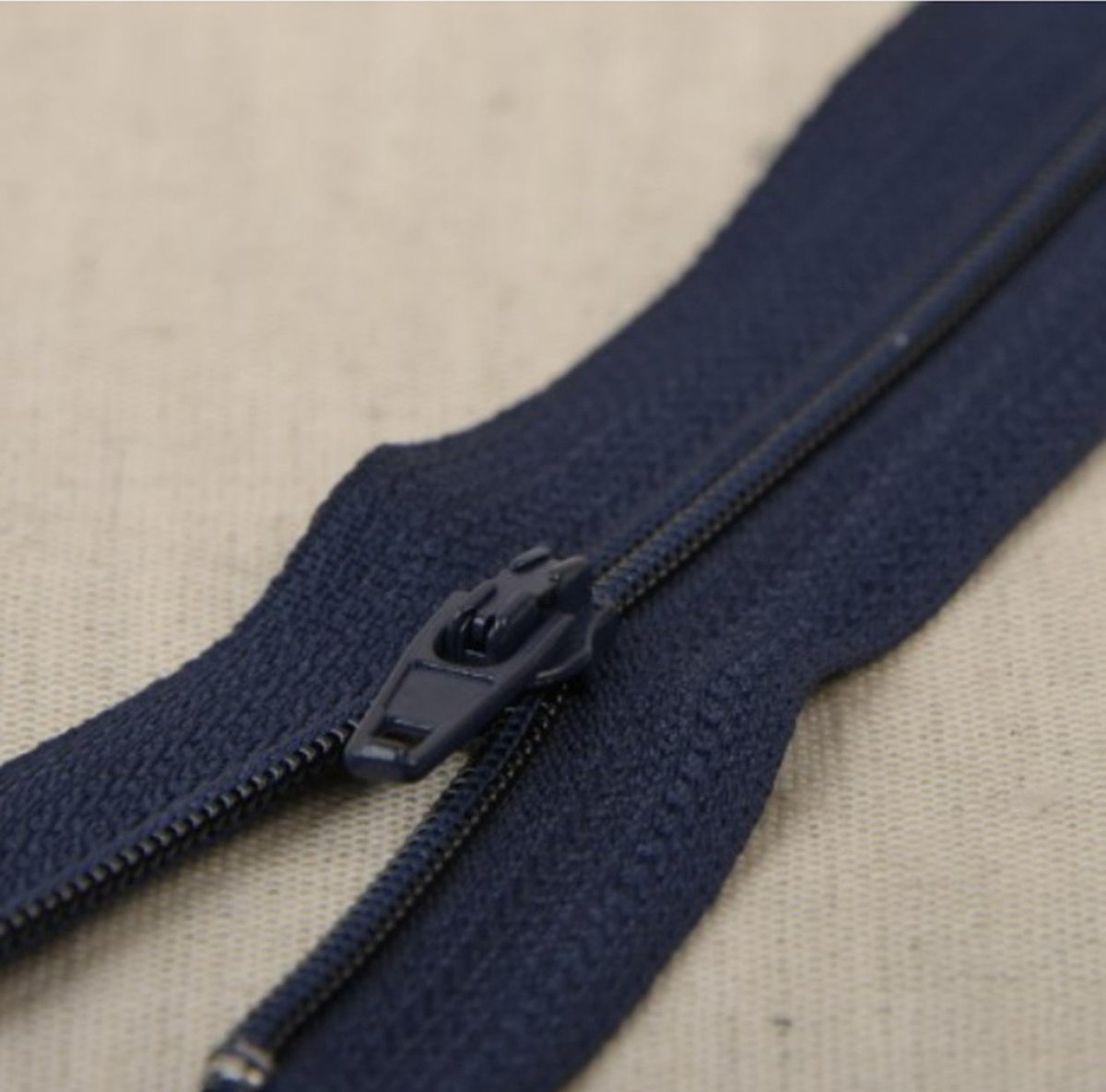 Fijne rits polyester marine blauw 15cm - niet-deelbaar stevige rits