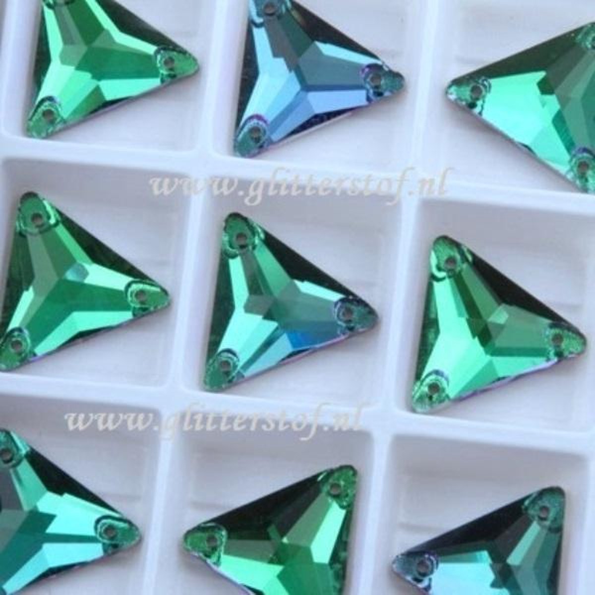 Opnaai Strass  steentjes, Triangle Emerald Velvet, Sew on Stone, 3 holes Flatback Rhinestones, Strass Triangle 16mm 18st