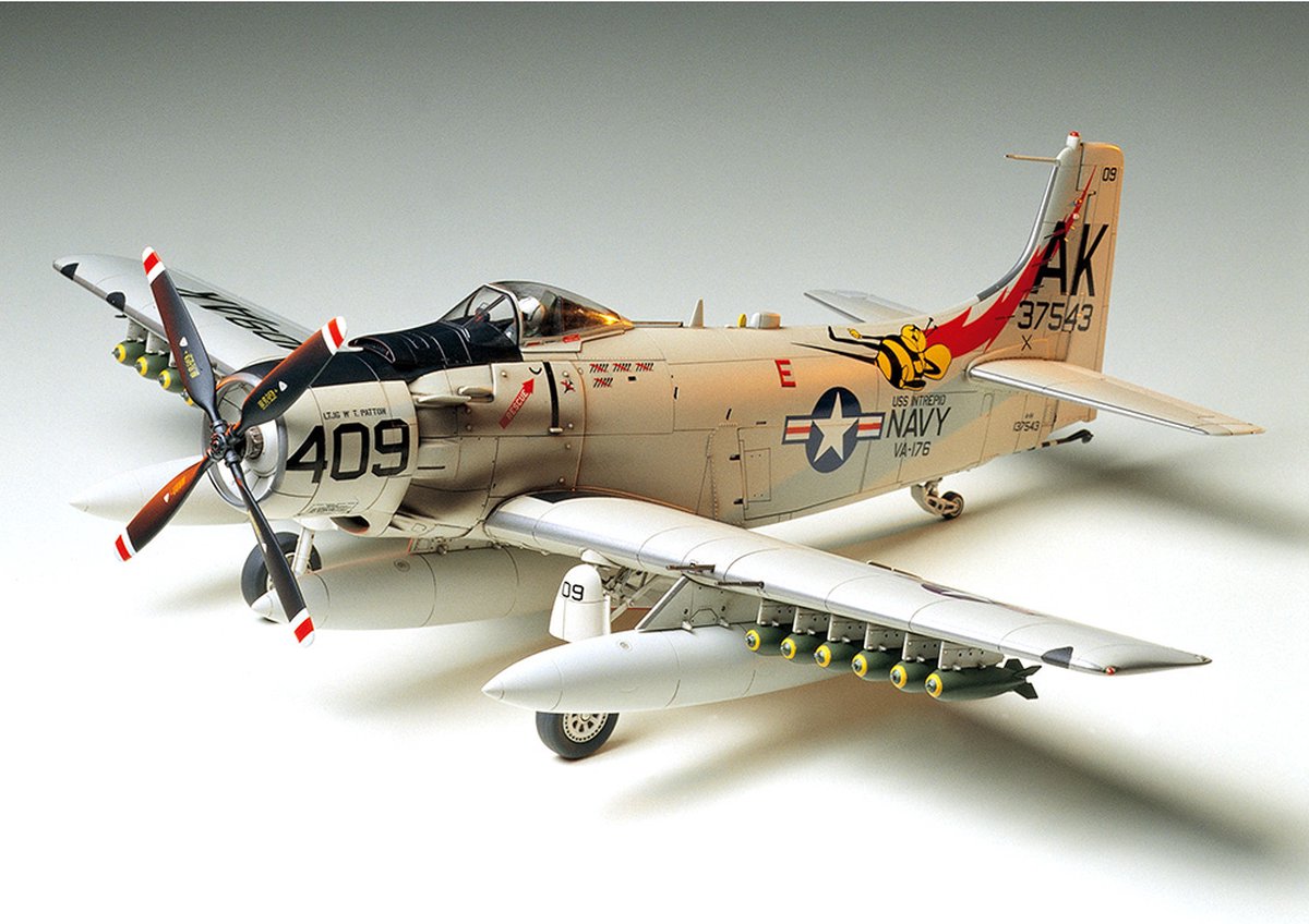 Tamiya, 1:48 USN Douglas A1-H Skyraider