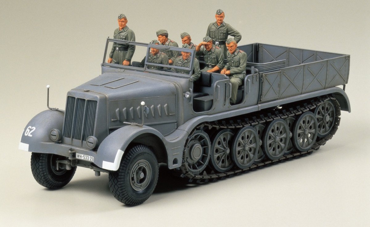 Tamiya German 18T Heavy Half Track Famo