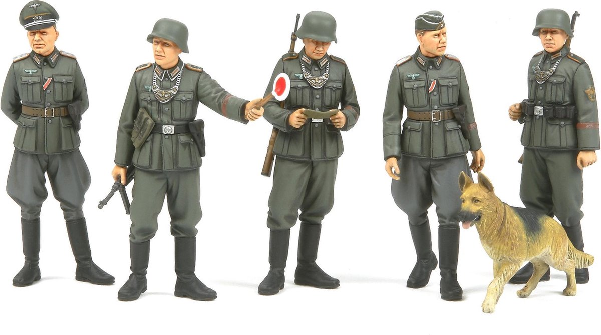 Tamiya German Field Military Police - WWII + Tamiya lijm