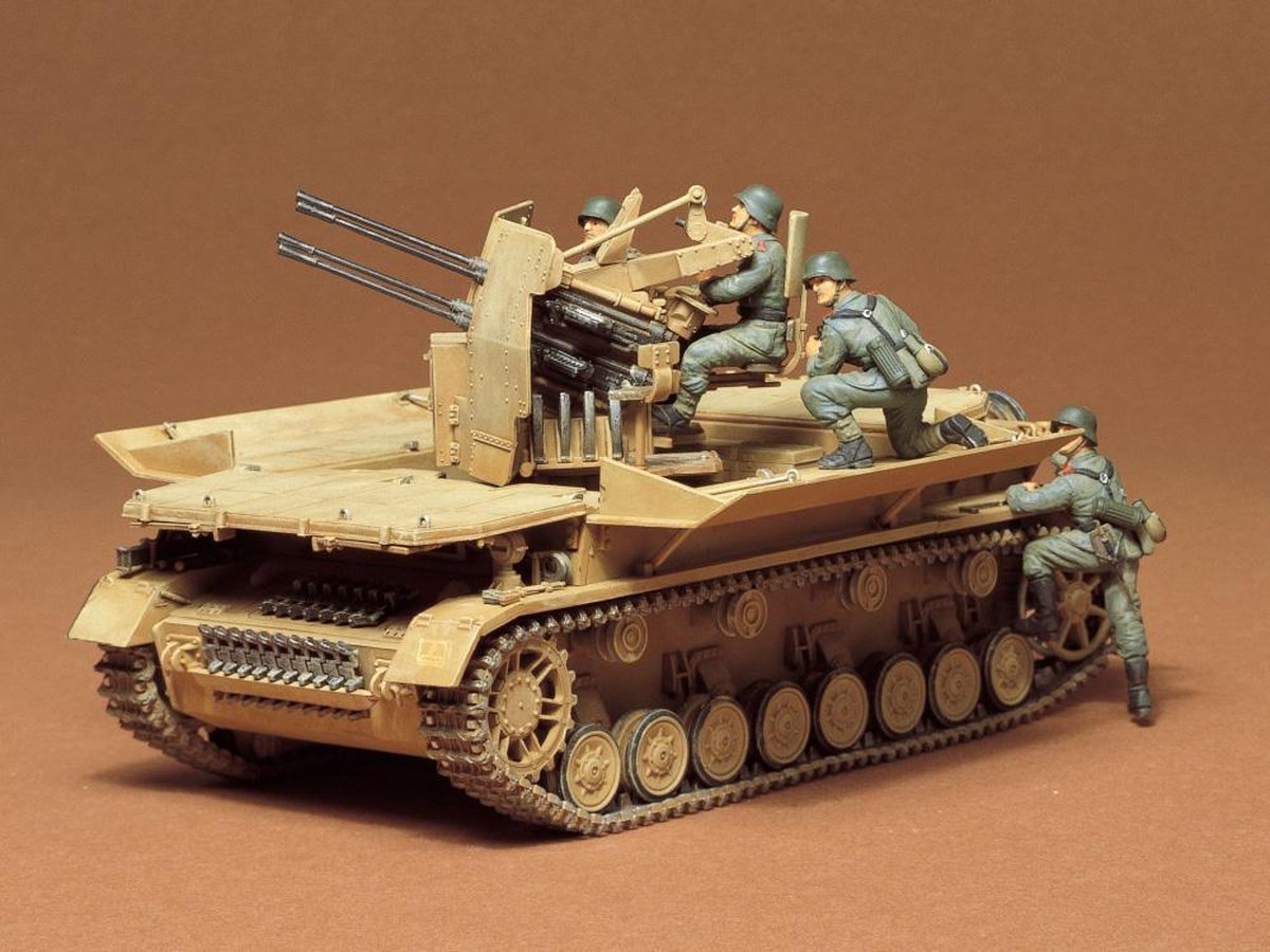 Tamiya German Flakpanzer IV Möbelwagen + Ammo by Mig lijm