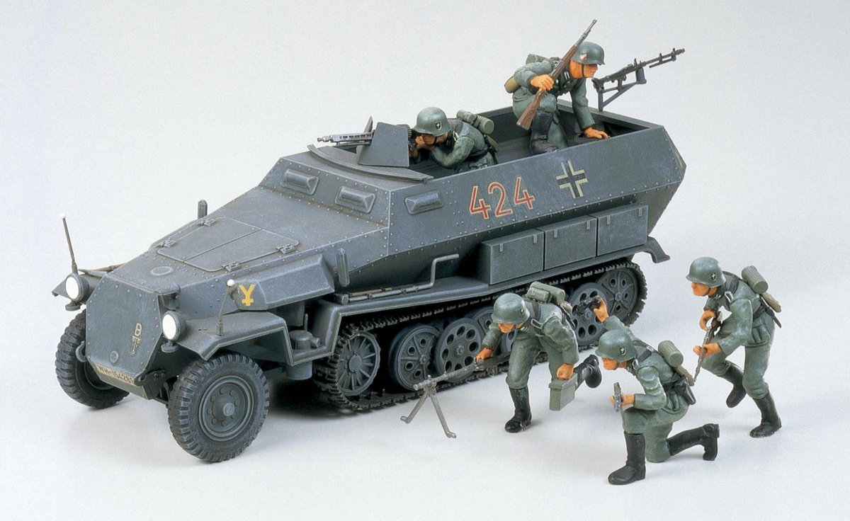 Tamiya German Hanomag Sd.Kfz. 251/1 + Tamiya lijm