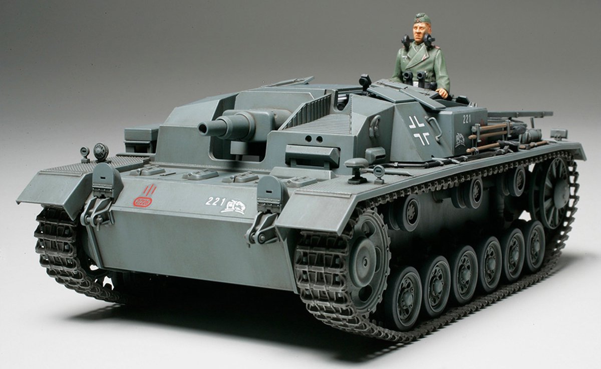 Tamiya German Sturmgeschutz III Ausf. B  + Ammo by Mig lijm