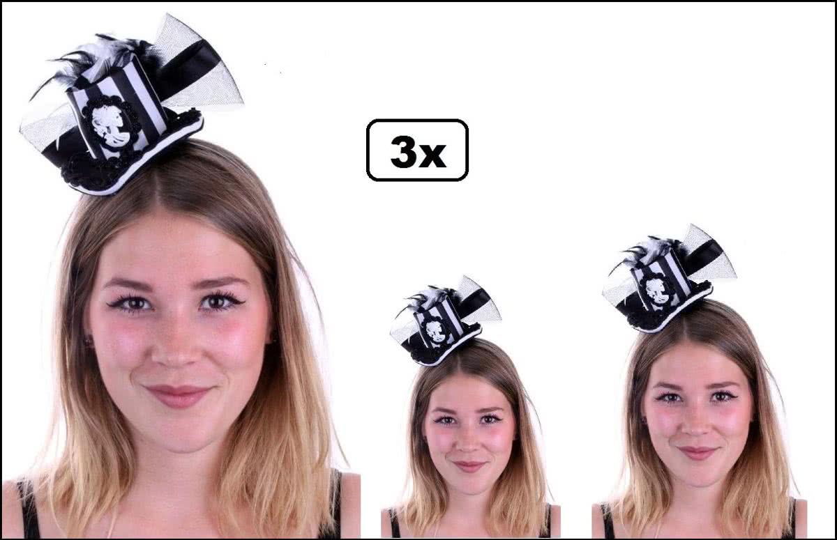 3x Mini hoedje zwart/wit met tule, veren en camee