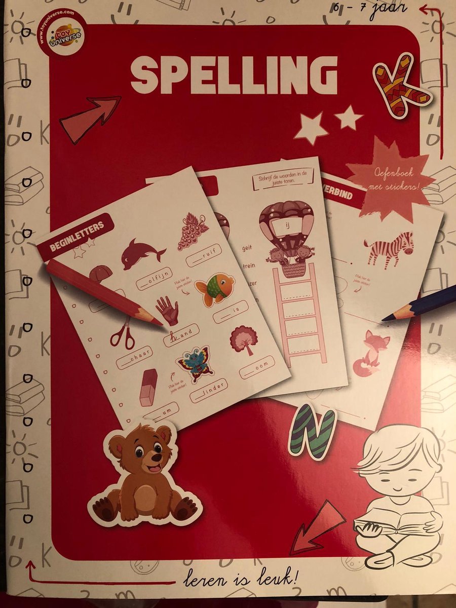 Leren Spelenderwijs spelling met plaatjes met letters kijken leuk spelling boek met stickers en achterin het boek de oplossingen