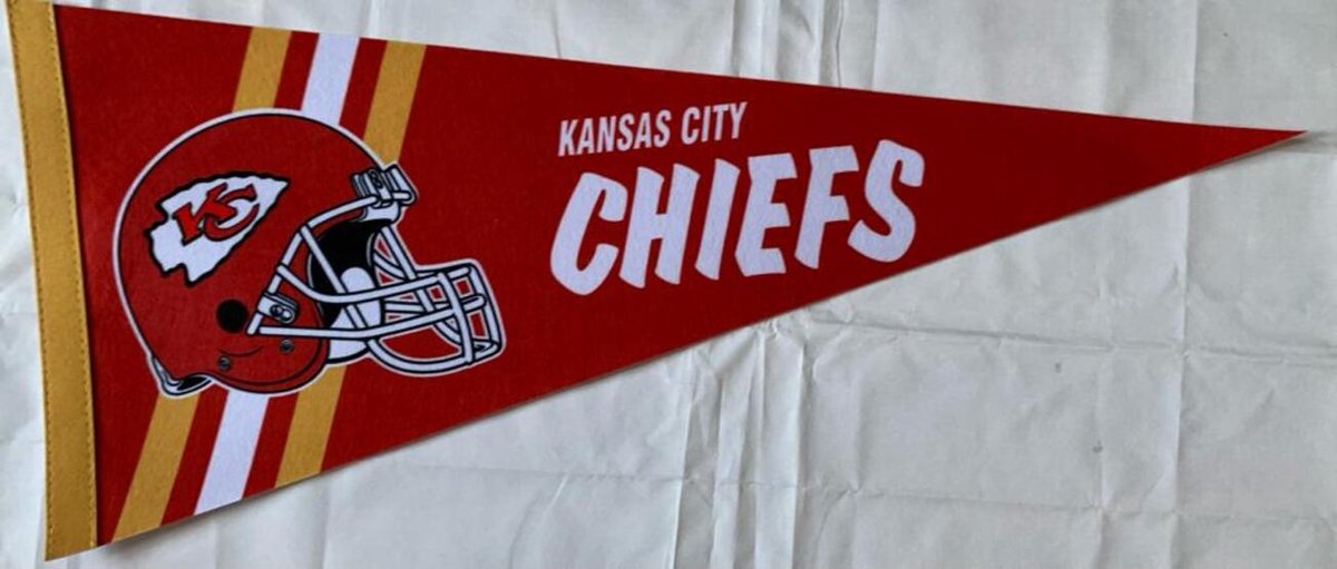   - Kansas City Chiefs - KC Chiefs - Patrick Mahomes - Helm Logo - NFL - Vaantje - American Football - Sportvaantje - Pennant -   - Vlag - 31 x 72 cm