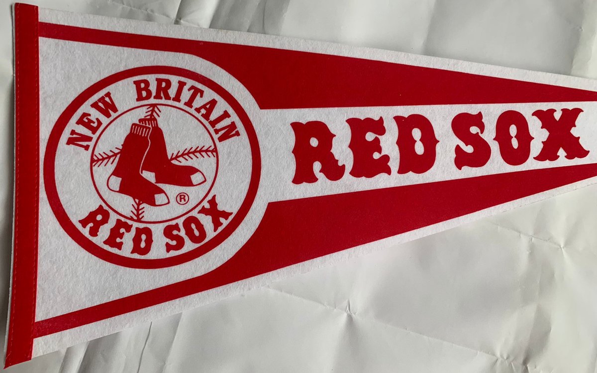 USArticlesEU - New Britain Red Sox - MLB - vintage Vaantje - Baseball - Honkbal - Sportvaantje - Wimpel - Vlag - Pennant - Rood/Wit- 31 x 72 cm - oud logo