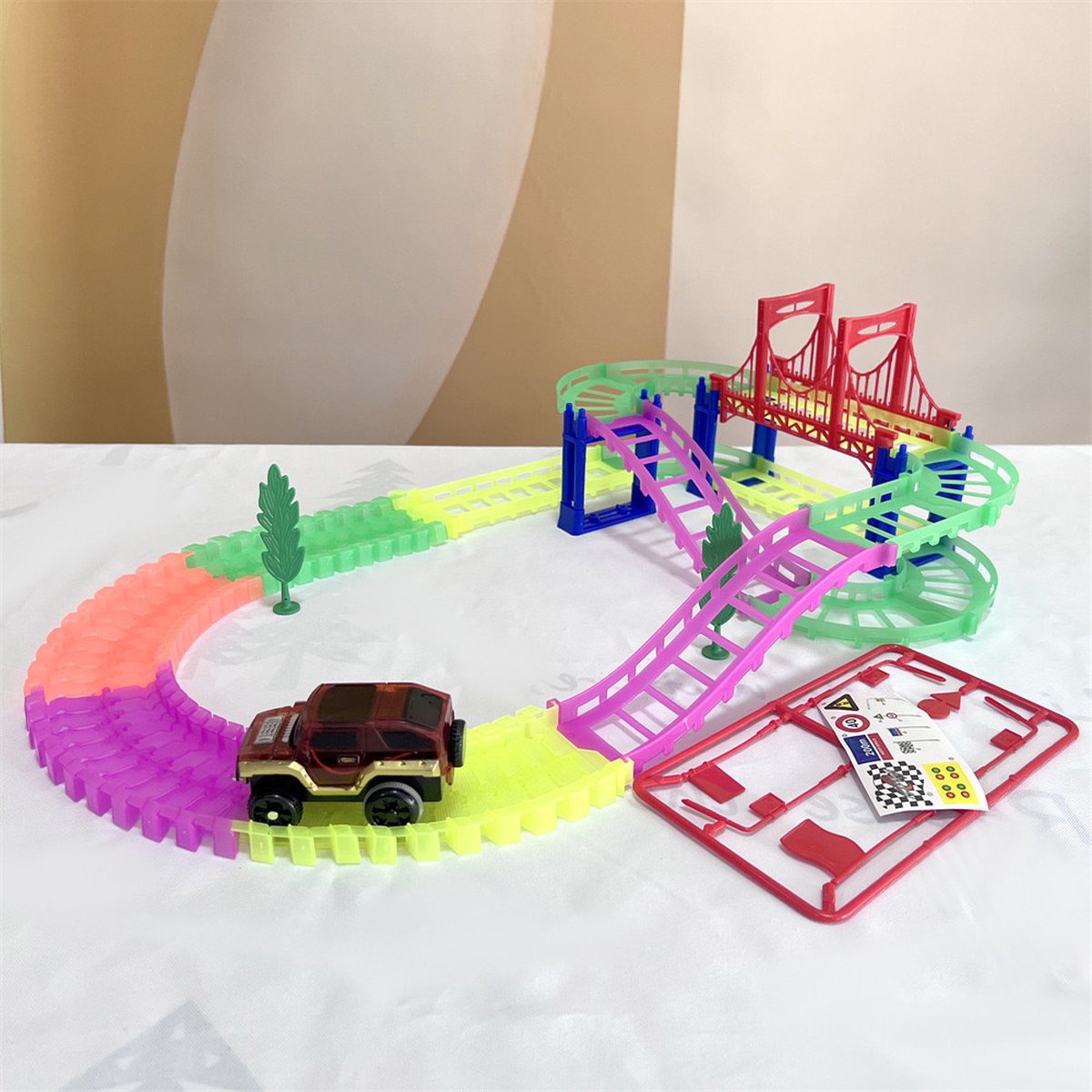 Glow-in-the-Dark   – 85-delige Flexibele Magic Tracks Speelset met LED-Auto – Educatief Speelgoed voor Kinderen