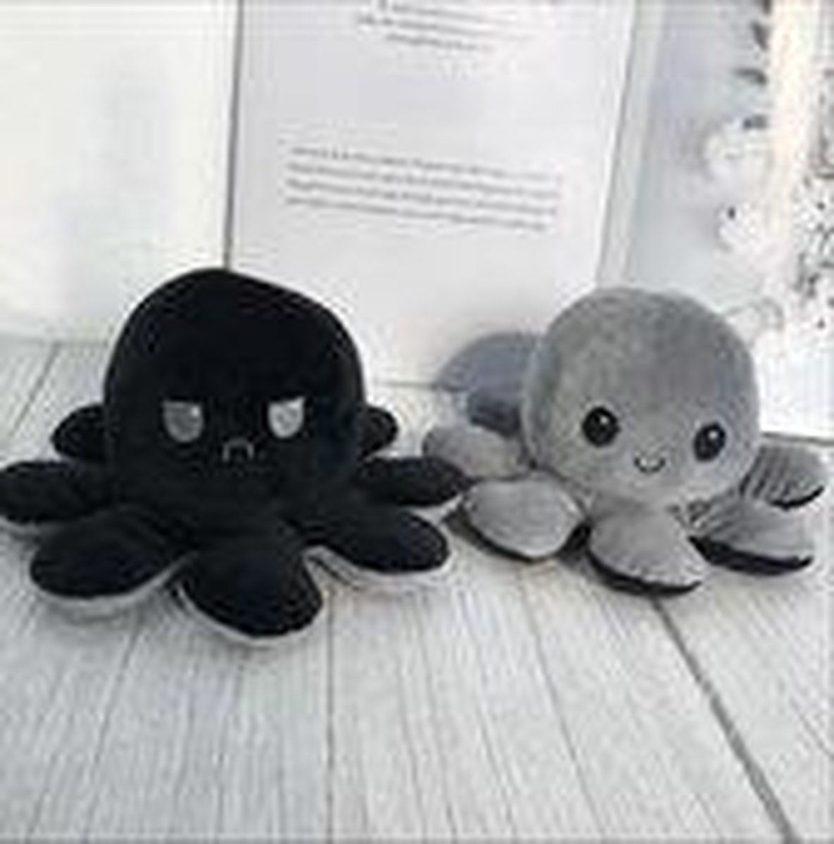 Knuffel Octopus - Mood Knuffel Omkeerbaar - Octopus Knuffel - emotie knuffel - Verwisselbaar - Blij en Boos knuffel - knuffel octopus omkeerbaar - grijs/zwart