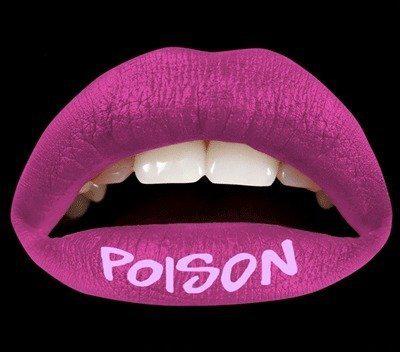 Roze lip tattoo Poison