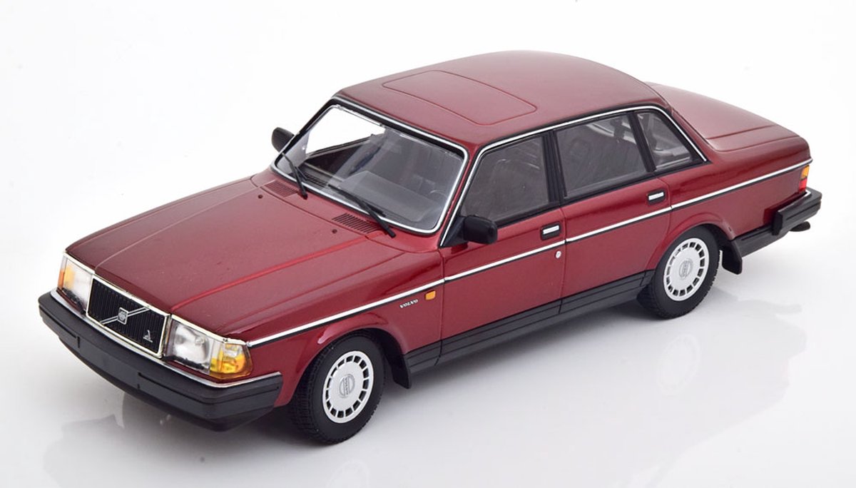 Volvo 240 GL 1986 - 1:18 - Minichamps