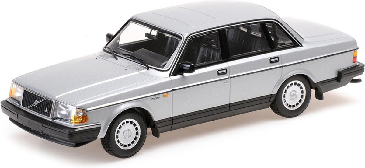 Volvo 240 GL 1986 - 1:18 - Minichamps