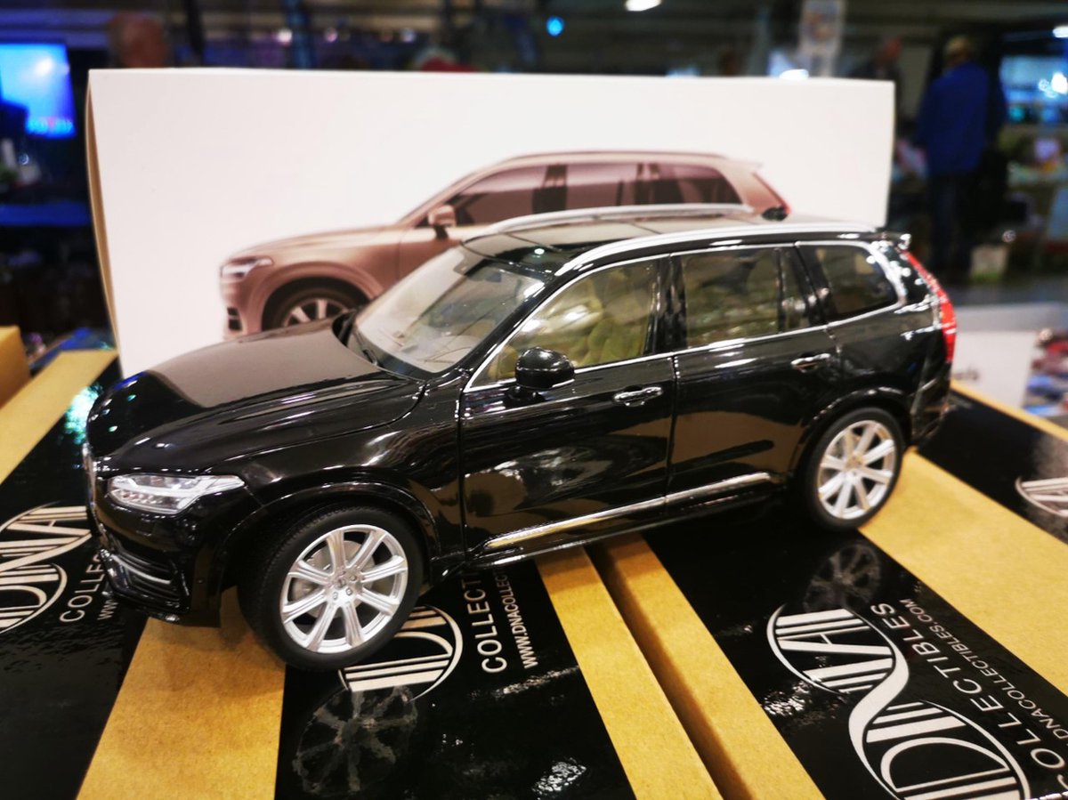 Volvo XC90 2016 Zwart 1-18 Paudi Models