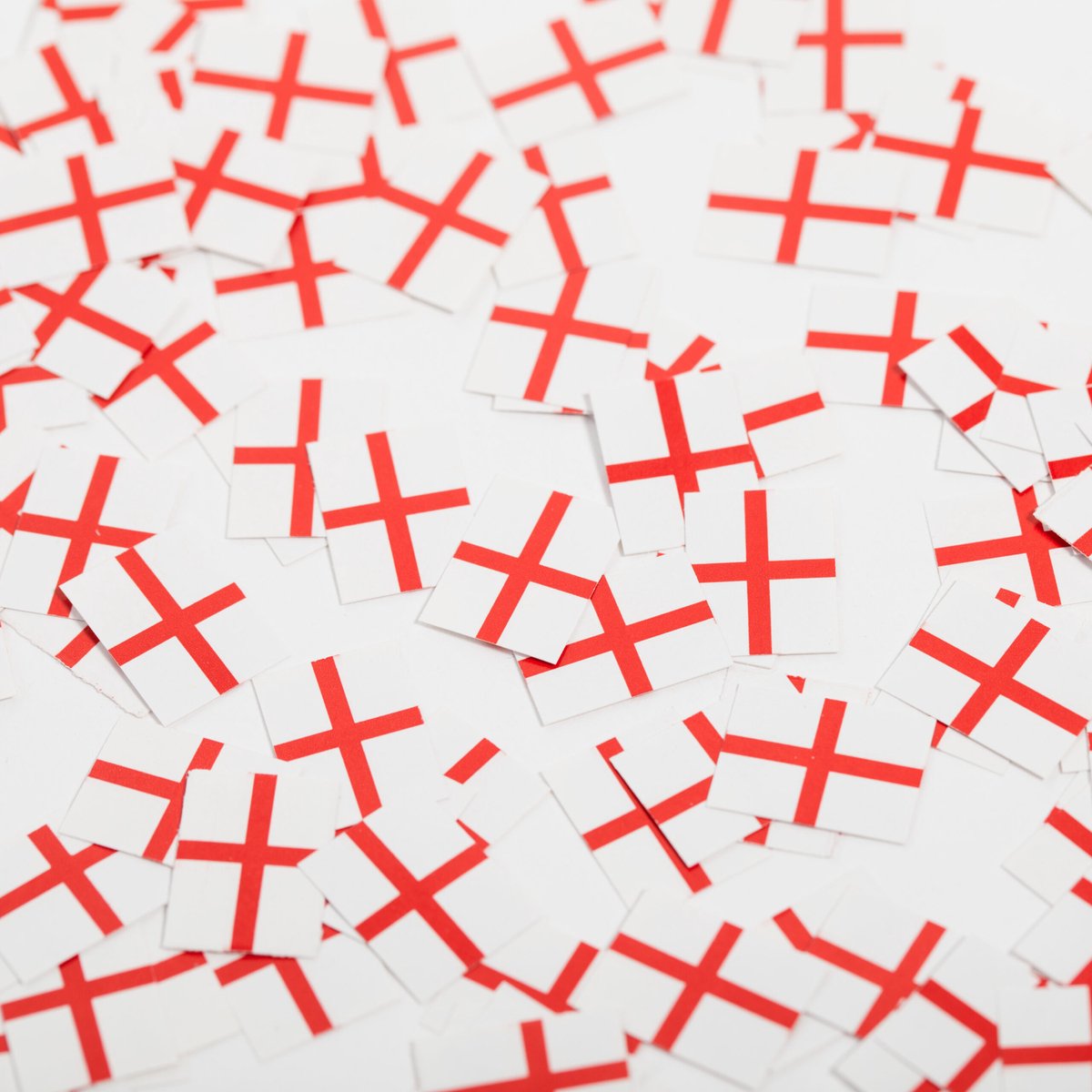 450 stuks Tafel confetti papier St. George - Hapjes Cocktail Tapas Zomer Terras EK WK Voetbal Decoratie Tafelconfetti