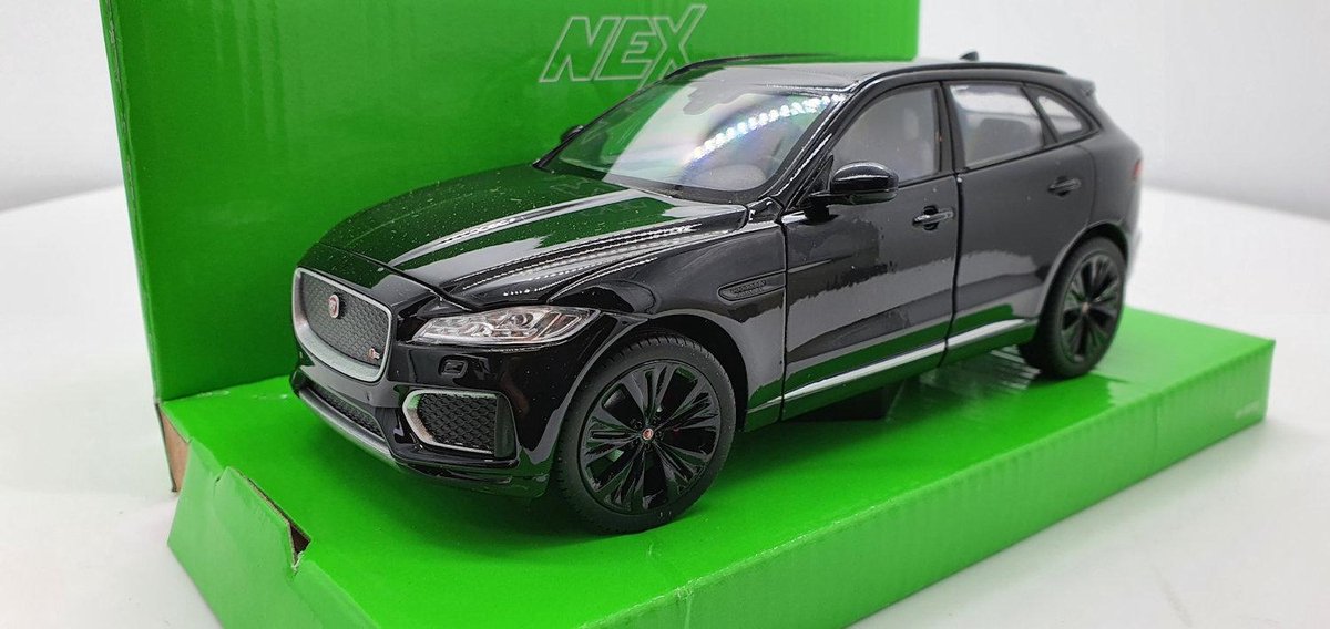 Jaguar F-Pace 2016 zwart 1:24 Welly