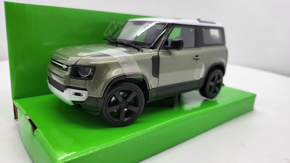 Land Rover Defender 2020 Groen metallic 1:24 Welly Nex