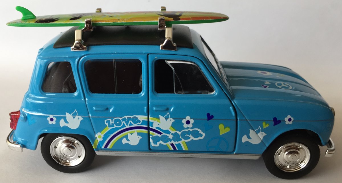 Renault 4 met surfplank Welly 43741 blauw