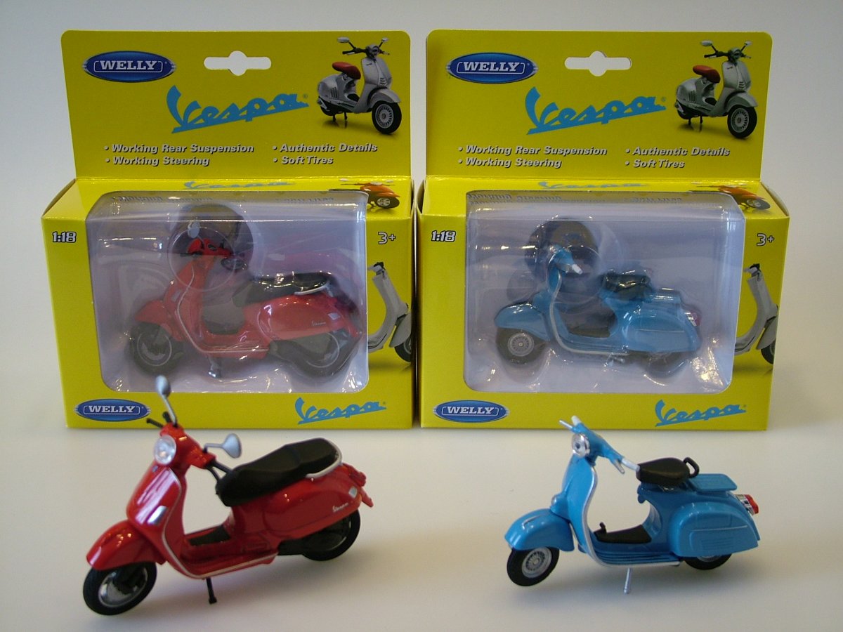 Vespa 2 x scooter / brommer Welly 1:18